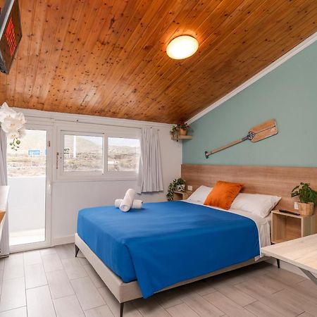 Hostel Neon Tenerife Guaza エクステリア 写真