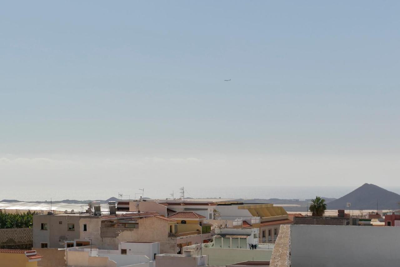 Hostel Neon Tenerife Guaza エクステリア 写真