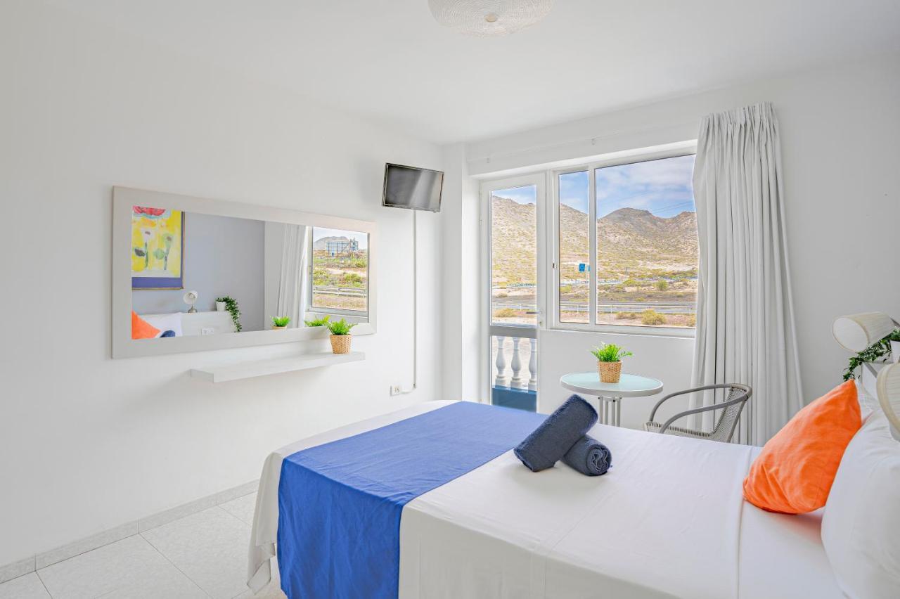 Hostel Neon Tenerife Guaza エクステリア 写真