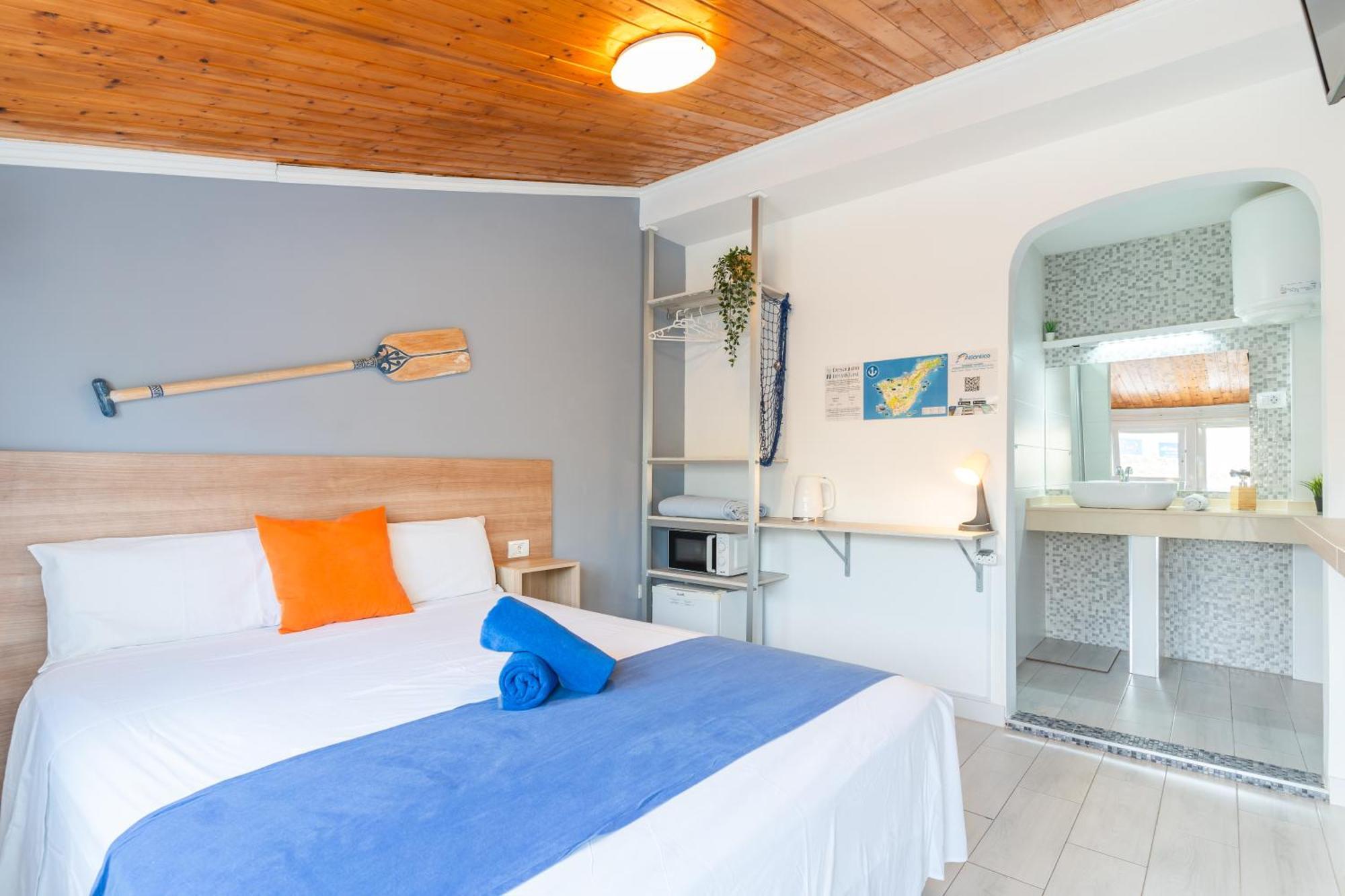 Hostel Neon Tenerife Guaza エクステリア 写真