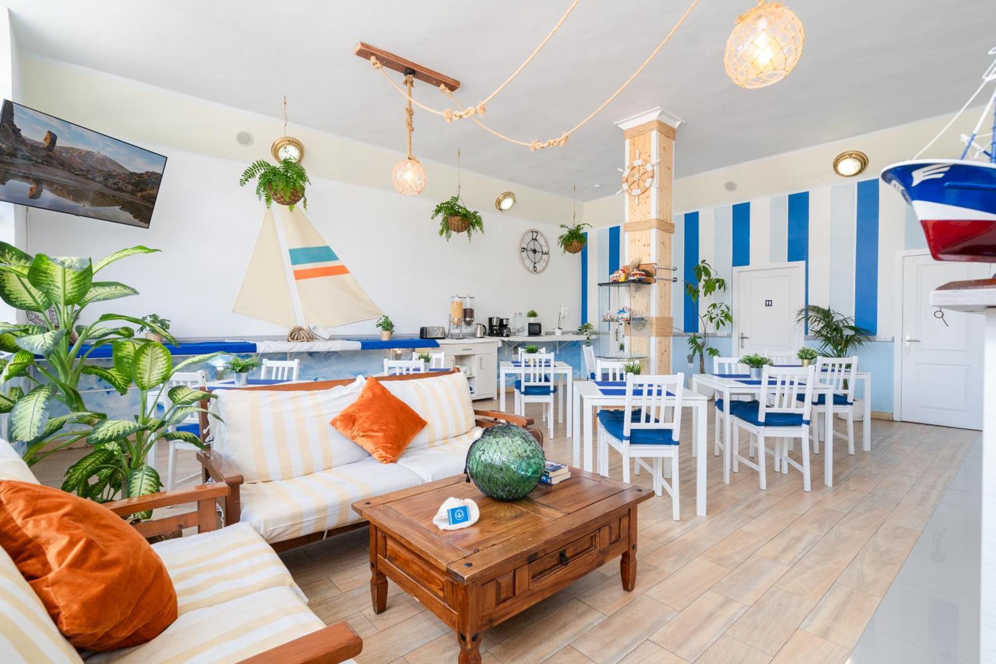 Hostel Neon Tenerife Guaza エクステリア 写真