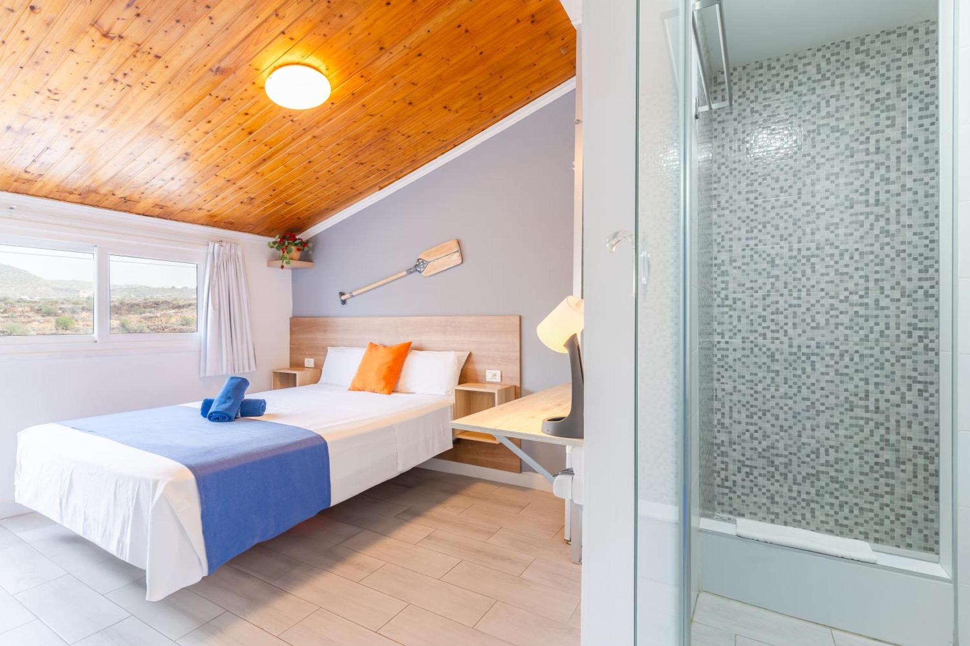 Hostel Neon Tenerife Guaza エクステリア 写真