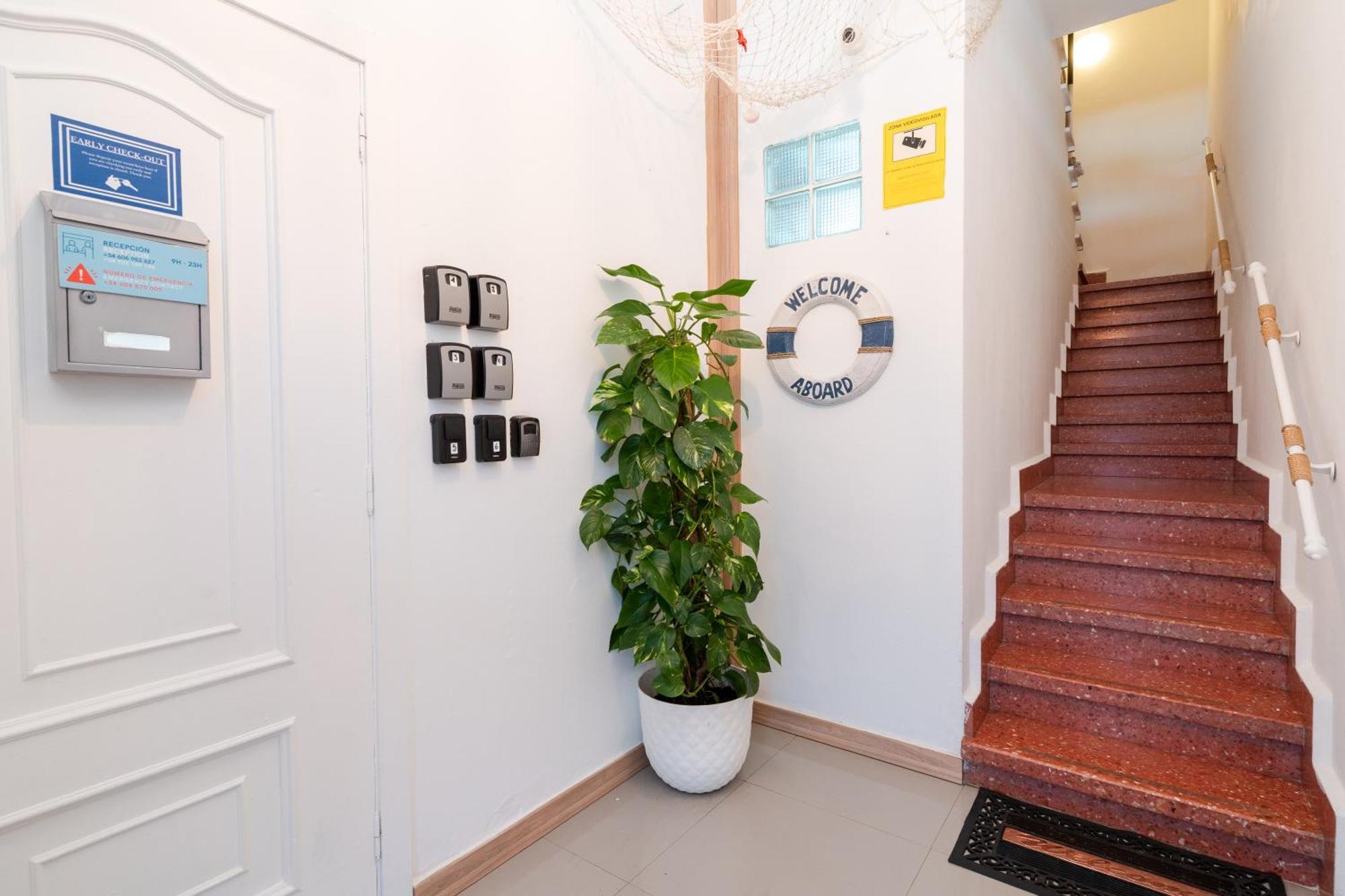 Hostel Neon Tenerife Guaza エクステリア 写真