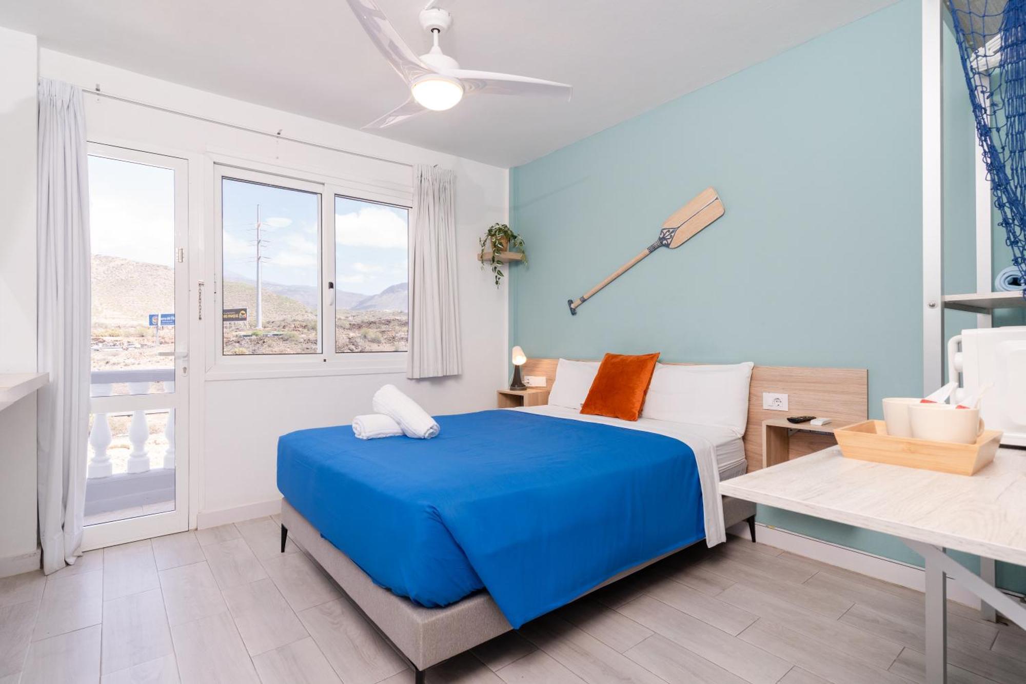 Hostel Neon Tenerife Guaza エクステリア 写真
