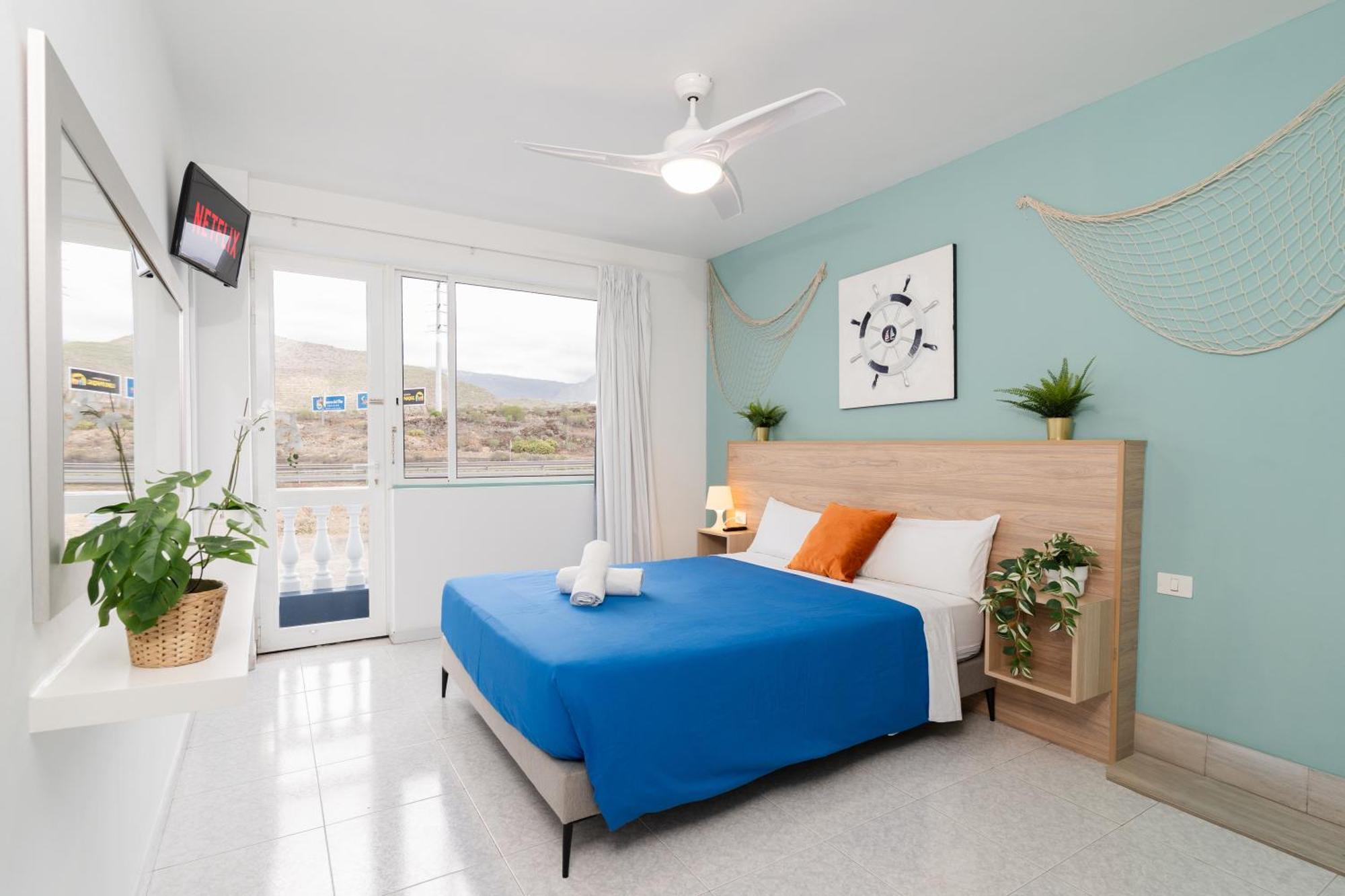Hostel Neon Tenerife Guaza エクステリア 写真